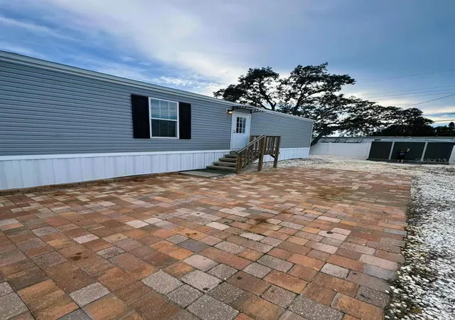 2nd image of 2013 Kepner Dr, Holiday, FL 34691 | MLS# W7888499