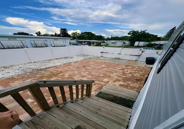 3rd image of 2013 Kepner Dr, Holiday, FL 34691 | MLS# W7888499