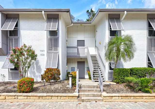 Listing Photo 4 - Condo for sale in building located at 1141 W Peppertree Dr, SARASOTA, FL 34242 - Unit #1141
