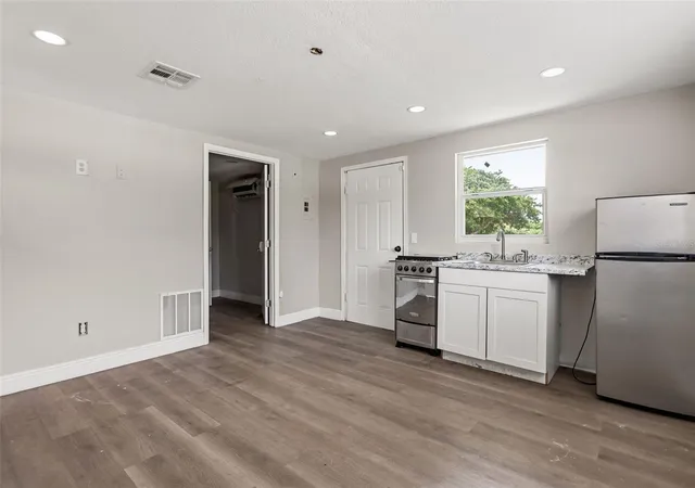 2nd image of 250 Longwood Hills Rd, Longwood, FL 32750 | MLS# O6432809
