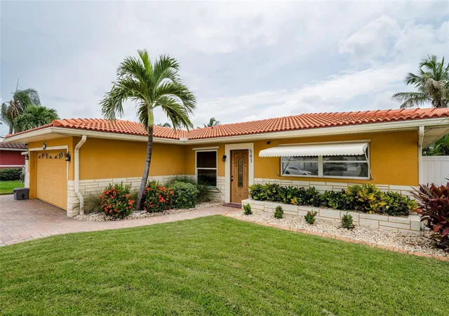 Photo 2 of Single family home for sale at 541 Crystal Dr, Madeira Beach, FL 33708 | MLS# W7888502 | Listing updated on 2026-08-25