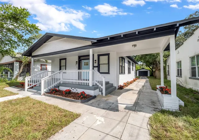 Photo 1 of Single family home for sale at 1215 E 26th Avenue, Tampa, FL 33605 | MLS# TB8538012 | Listing updated on 2026-10-27