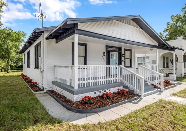 Photo 2 of Single family home for sale at 1215 E 26th Avenue, Tampa, FL 33605 | MLS# TB8538012 | Listing updated on 2026-10-27
