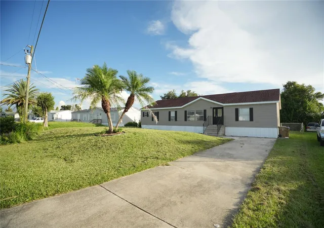 2nd image of 1124 Dara Cay Dr, Kissimmee, FL 34741 | MLS# S5155459