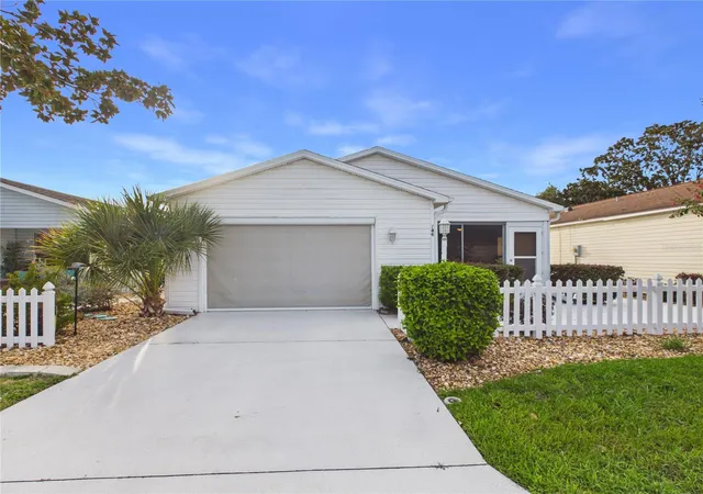 1st image of 746 Angelita Ave, Lady Lake, FL 32159 | MLS# G5116356