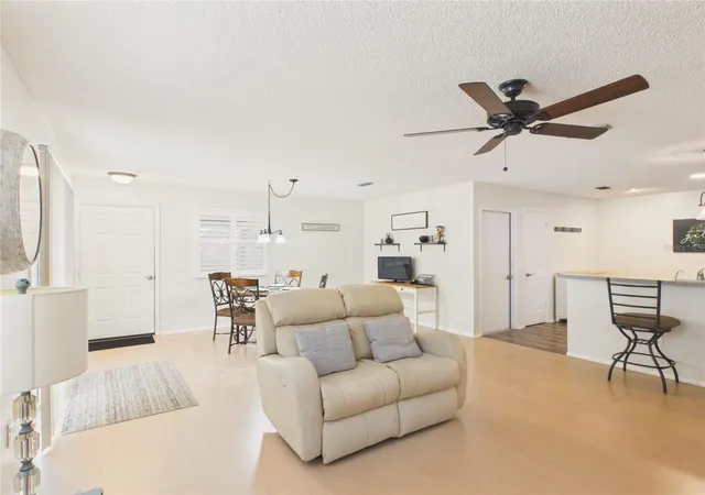 4th image of 746 Angelita Ave, Lady Lake, FL 32159 | MLS# G5116356