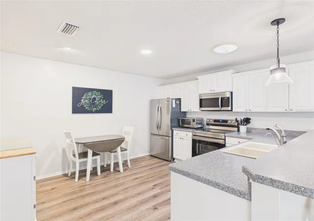 5th image of 746 Angelita Ave, Lady Lake, FL 32159 | MLS# G5116356