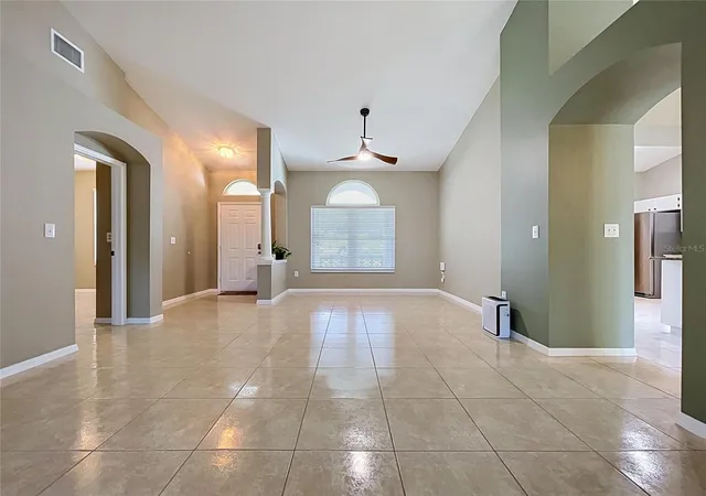 4th image of 4209 Amber Ridge Ln, Valrico, FL 33594 | MLS# TB8538021