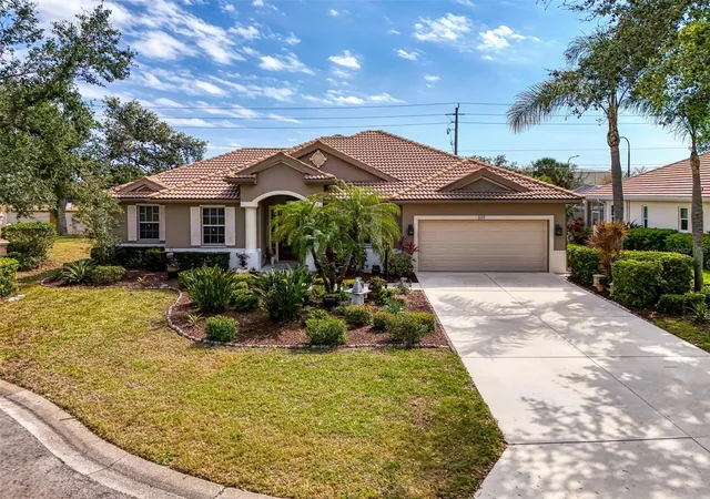 Photo 1 of Single family home for sale at 107 Wayforest Dr, Venice, FL 34292 | MLS# A4702744 | Listing updated on 2026-08-30