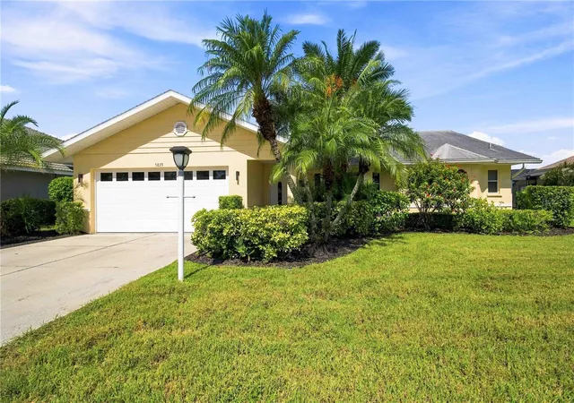 1st image of 5833 Carriage Dr, Sarasota, FL 34243 | MLS# A4702760