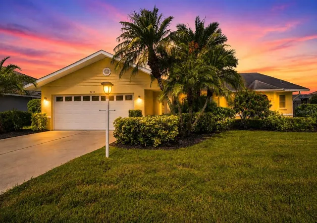 2nd image of 5833 Carriage Dr, Sarasota, FL 34243 | MLS# A4702760