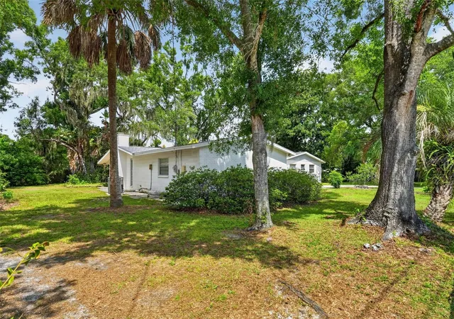 3rd image of 601 Winham St, Tampa, FL 33619 | MLS# TB8538109
