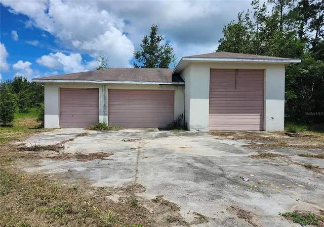 3rd image of 15001 Centralia Rd, Brooksville, FL 34614 | MLS# W7888513