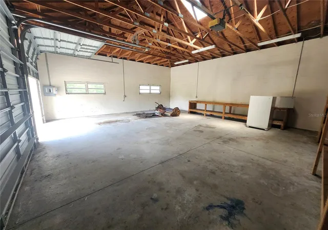 5th image of 15001 Centralia Rd, Brooksville, FL 34614 | MLS# W7888513
