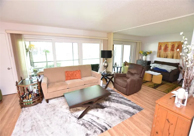 Photo 2 of Condo for sale at 4626 Ringwood Meadow #25, Sarasota, FL 34235 | MLS# A4702779 | Listing updated on 2026-08-20