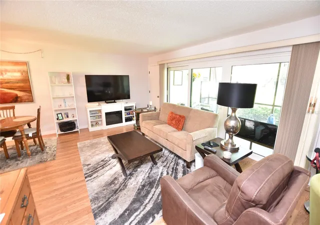 Photo 3 of Condo for sale at 4626 Ringwood Meadow #25, Sarasota, FL 34235 | MLS# A4702779 | Listing updated on 2026-08-20