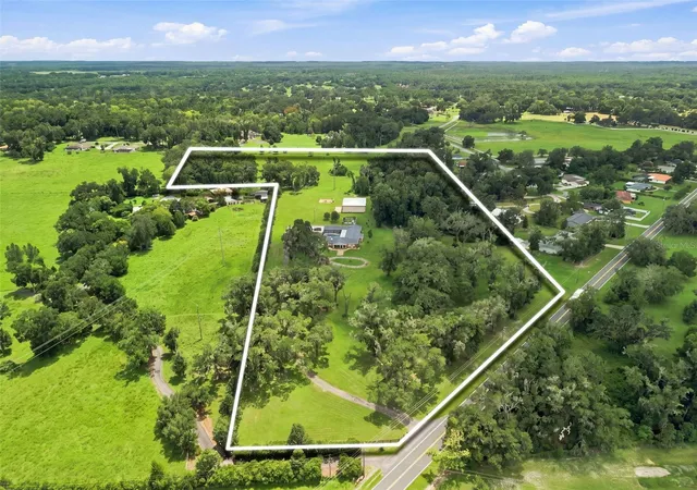 Photo 3 of Single family home for sale at 23458 Croom Rd, Brooksville, FL 34601 | MLS# W7888522 | Listing updated on 2026-09-21