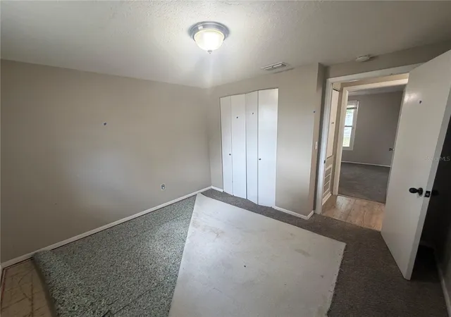 Photo 4 of Sale Pending at 2129 Dana Pl, Lakeland, FL 33801 | MLS# TB8538170 | Listing updated on 2026-08-17