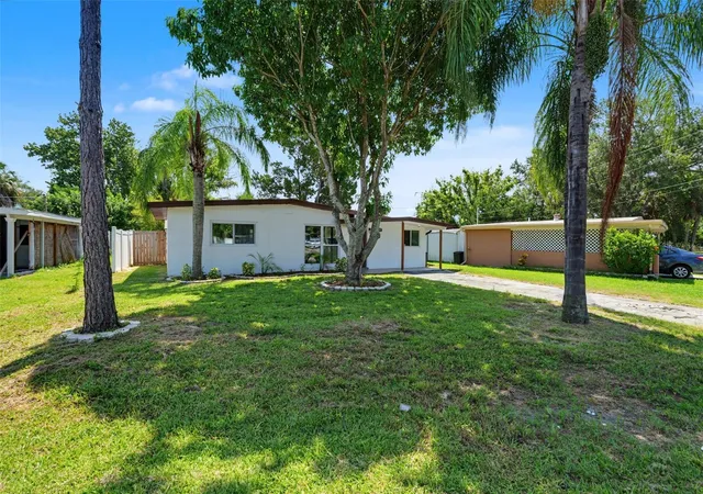Photo 3 of Single family home for sale at 7377 Royal Palm Dr, New Port Richey, FL 34652 | MLS# TB8538171 | Listing updated on 2026-09-02