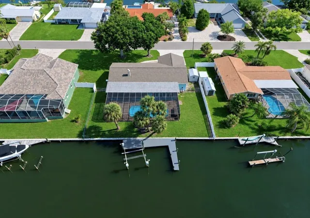 3rd image of 708 Spanish Main Dr, Apollo Beach, FL 33572 | MLS# TB8538209