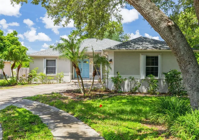 Photo 1 of Single family home for sale at 2102 Bradford St, Clearwater, FL 33760 | MLS# TB8538213 | Listing updated on 2026-09-23