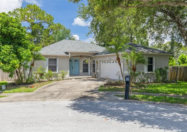 Photo 3 of Single family home for sale at 2102 Bradford St, Clearwater, FL 33760 | MLS# TB8538213 | Listing updated on 2026-09-23