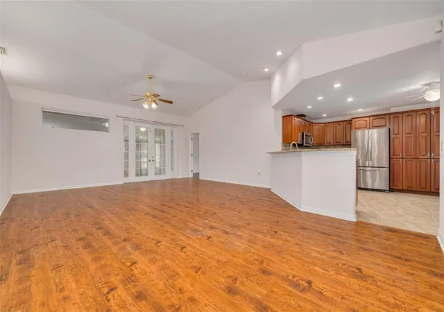 Photo 4 of Single family home for sale at 2102 Bradford St, Clearwater, FL 33760 | MLS# TB8538213 | Listing updated on 2026-09-23