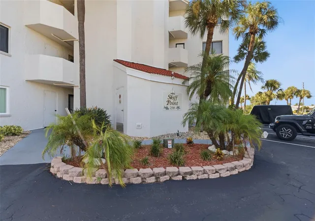 2nd image of 298 Skiff Pt #103, Clearwater Beach, FL 33767 | MLS# TB8538226