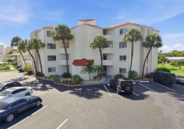 3rd image of 298 Skiff Pt, Clearwater, FL 33767