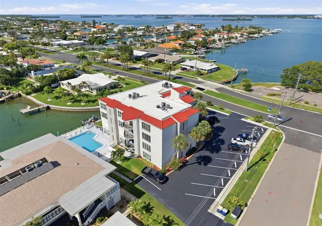 4th image of 298 Skiff Pt, Clearwater, FL 33767