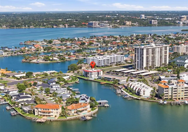 2nd image of 298 Skiff Pt, Clearwater Beach, FL 33767