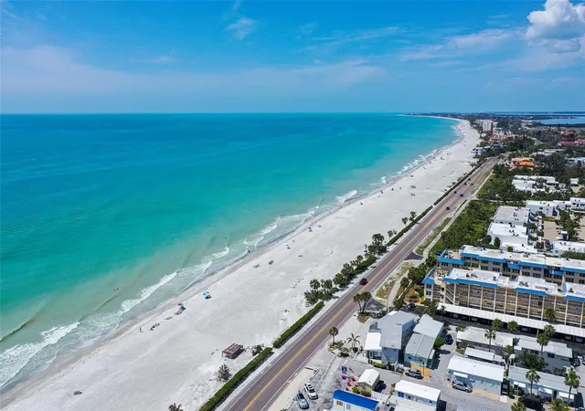 3rd image of 36 Twin Shores Blvd, Longboat Key, FL 34228 | MLS# A4702801