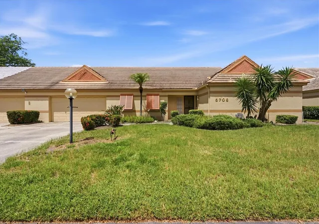 2nd image of 5708 36th St W, Bradenton, FL 34210 | MLS# A4702807