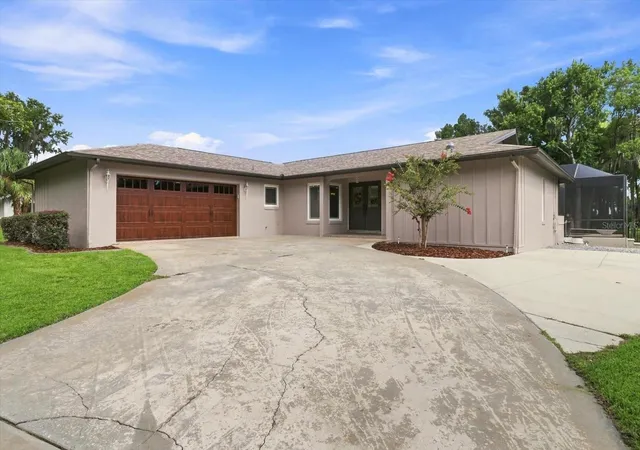 5th image of 220 Se Kings Bay Dr, Crystal River, FL 34429 | MLS# OM730254