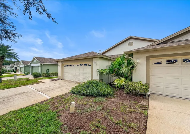 3rd image of 19408 Everton Pl, Land O Lakes, FL 34638 | MLS# W7888540