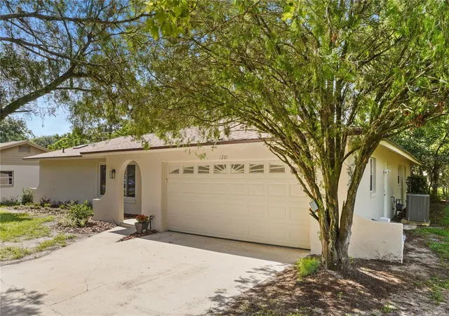Photo 3 of Single family home for sale at 1201 Avalon Blvd, Casselberry, FL 32707 | MLS# O6433110 | Listing updated on 2026-10-07