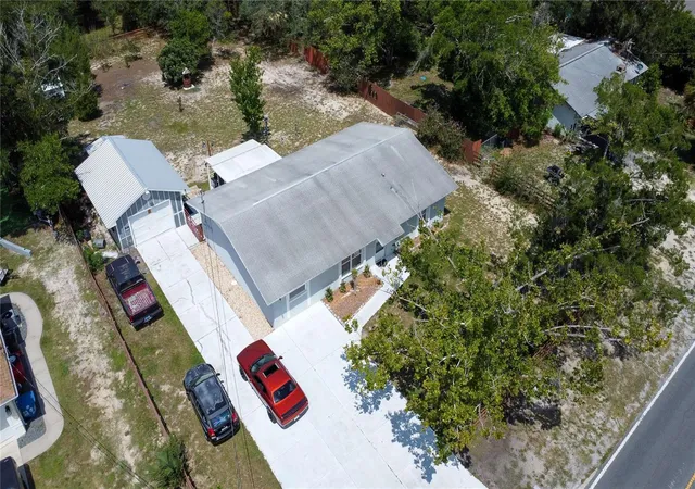 Photo 3 of Single family home for sale at 8301 Weeping Willow St, Brooksville, FL 34613 | MLS# W7888541 | Listing updated on 2026-10-02