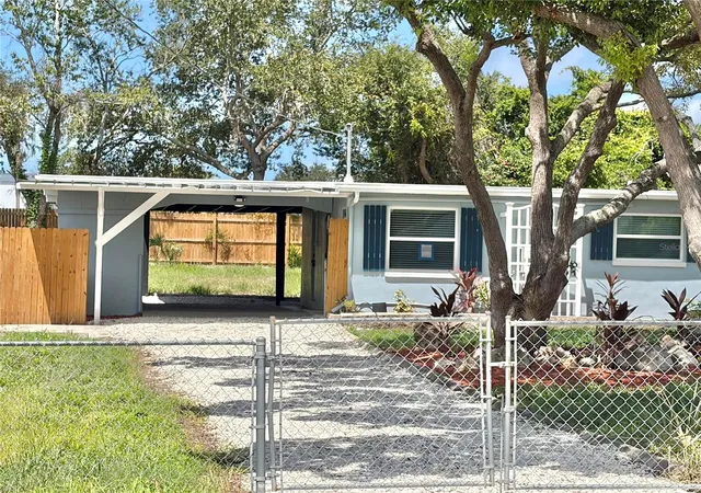 Photo 1 of Single family home for sale at 12119 Victory Dr, Hudson, FL 34667 | MLS# W7888542 | Listing updated on 2026-09-03