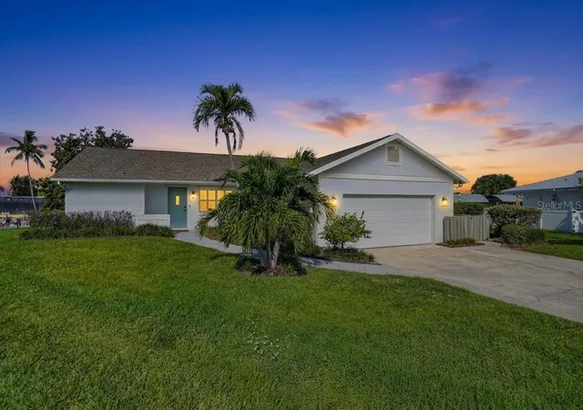 2nd image of 5016 Mangrove Point Rd, Bradenton, FL 34210 | MLS# A4702846