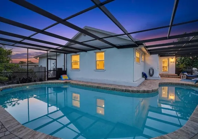4th image of 5016 Mangrove Point Rd, Bradenton, FL 34210 | MLS# A4702846