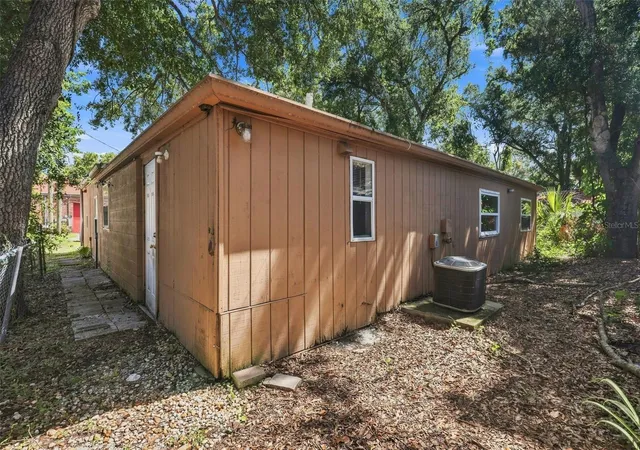 29th image of 1672 10th St, Sarasota, FL 34236 | MLS# O6433142