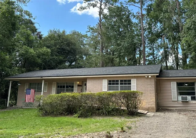 2nd image of 1347 Ne 15th St, Ocala, FL 34470 | MLS# OM730298
