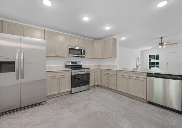 4th image of 118 Highland Ave, Auburndale, FL 33823 | MLS# L4964246