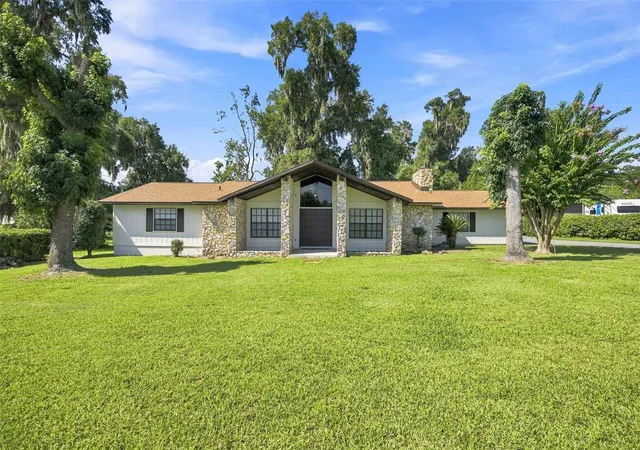 2nd image of 2830 Sw 37th Dr, Ocala, FL 34474 | MLS# OM730304