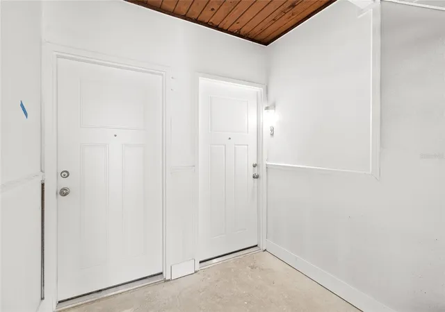 2nd image of 505 Plaza Seville Ct #9, Treasure Island, FL 33706 | MLS# TB8538435