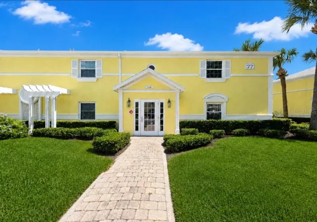 Photo 2 of Condo for sale at 118 Pompano Dr Se #B, Saint Petersburg, FL 33705 | MLS# TB8538470 | Listing updated on 2026-08-28