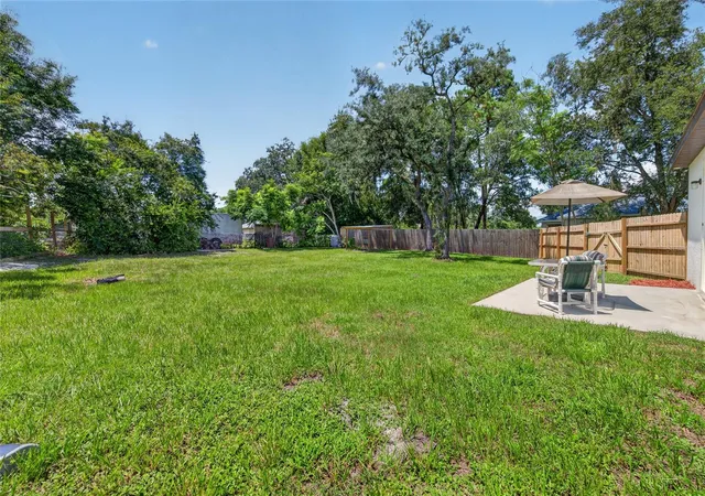 3rd image of 1462 5Th Ave, Deland, FL 32724 | MLS# V4950709