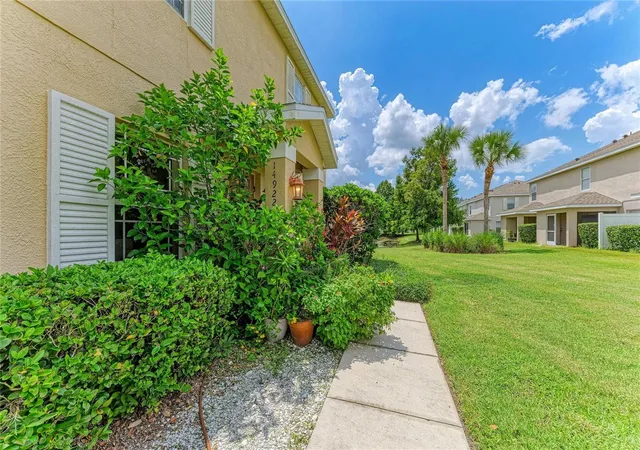 Listing Photo 4 - Condo for sale in building located at 14922 Amberjack Ter, BRADENTON, FL 34202 - Unit #106