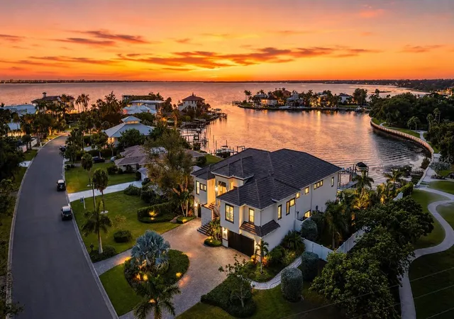 94th image of 387 S Shore Dr, Sarasota, FL 34234 | MLS# A4702873