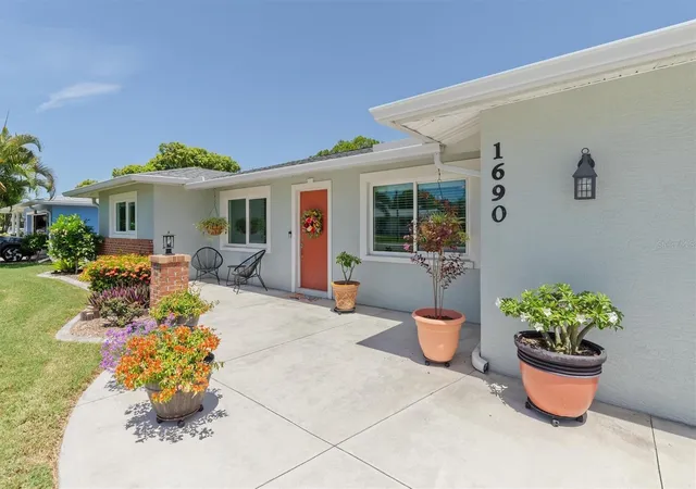 4th image of 1690 Edith Ave, Englewood, FL 34223 | MLS# D6148389